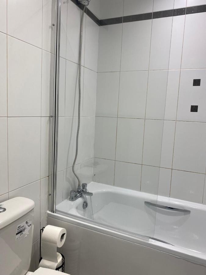 Central Leeds Townhouse With Private Roof Garden Sleeps 4 מראה חיצוני תמונה