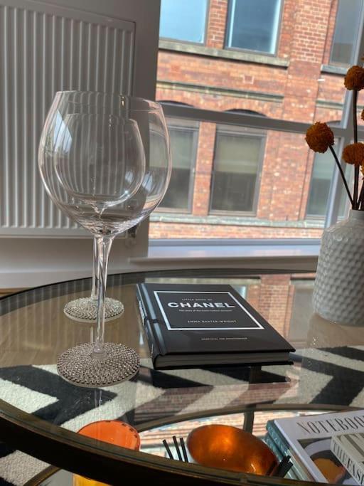 Central Leeds Townhouse With Private Roof Garden Sleeps 4 מראה חיצוני תמונה
