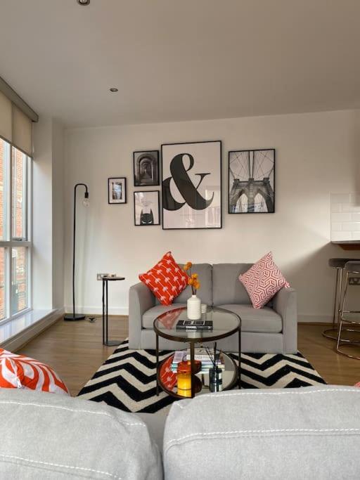 Central Leeds Townhouse With Private Roof Garden Sleeps 4 מראה חיצוני תמונה