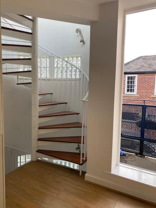 Central Leeds Townhouse With Private Roof Garden Sleeps 4 מראה חיצוני תמונה