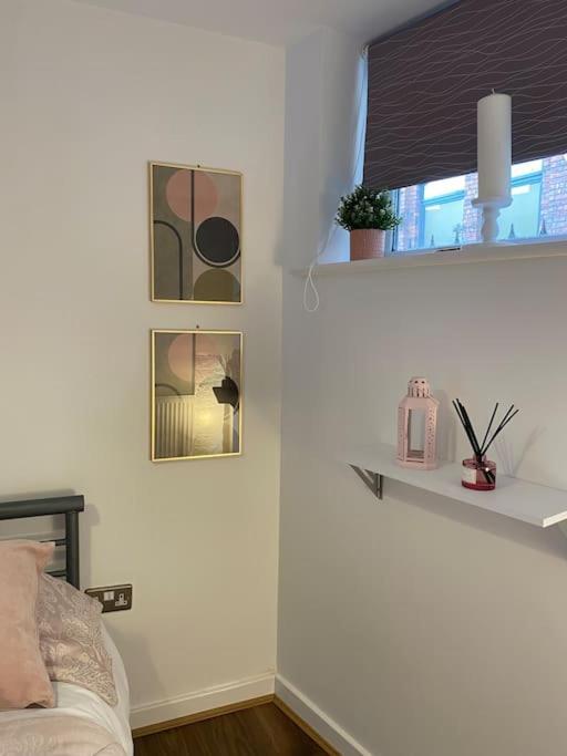 Central Leeds Townhouse With Private Roof Garden Sleeps 4 מראה חיצוני תמונה