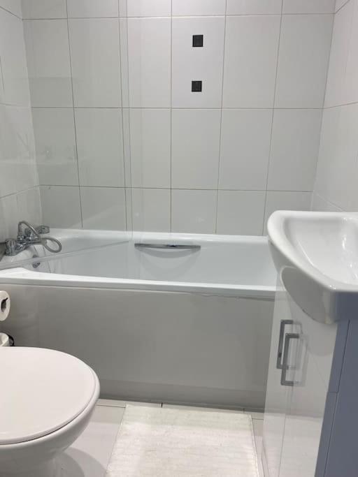 Central Leeds Townhouse With Private Roof Garden Sleeps 4 מראה חיצוני תמונה
