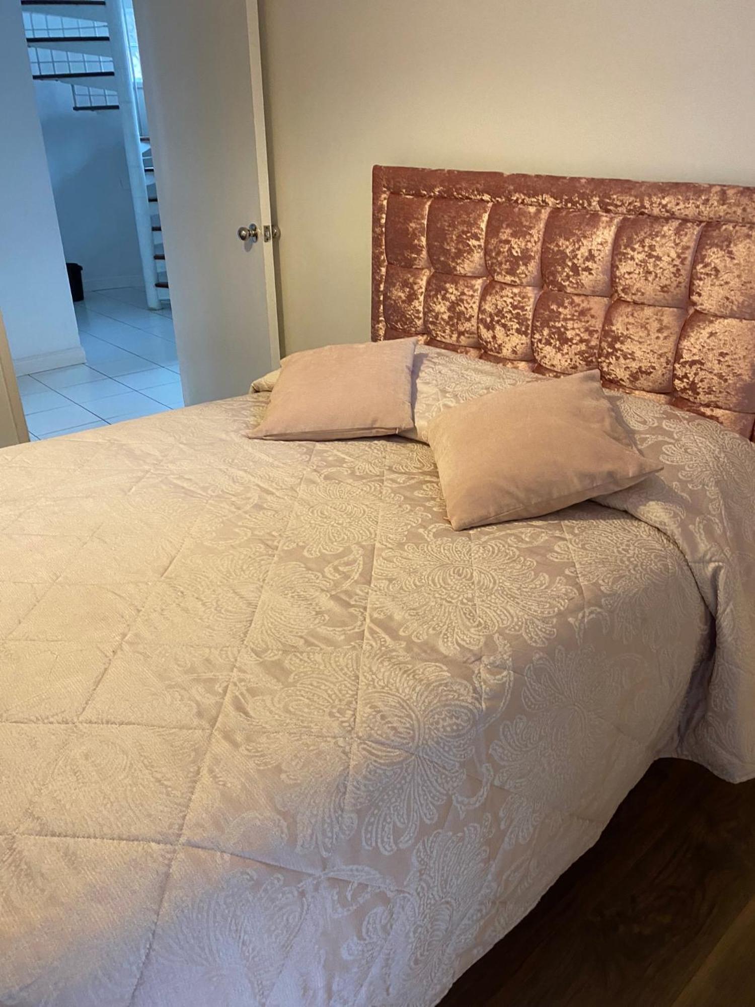 Central Leeds Townhouse With Private Roof Garden Sleeps 4 מראה חיצוני תמונה